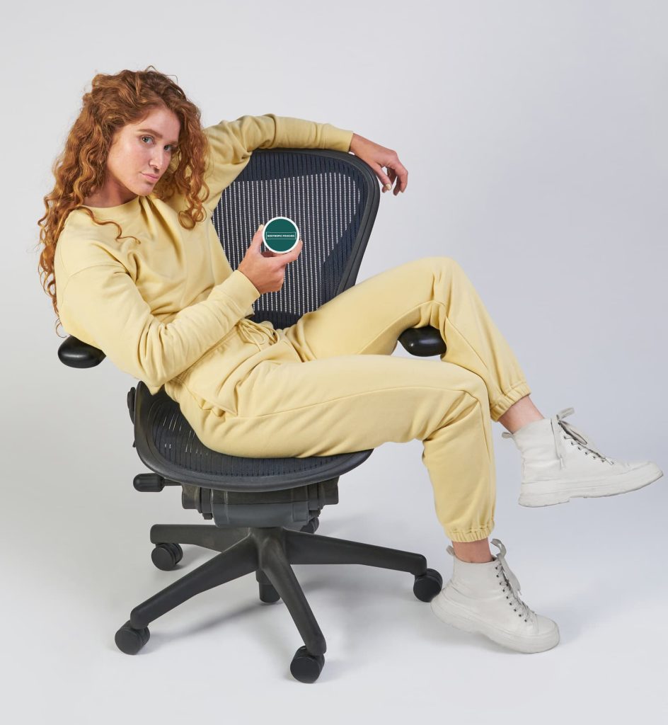 Hey there, friend. You’ve landed here because you’re on a quest for mental performance that truly stands out, right? Well, allow me to introduce you to your new tool for cognitive enhancement – Nootropic Pouches. Our Nootropic Pouches aren’t just any old cognitive supplement. Oh no, they’re a meticulously crafted blend of Alpha GPC, Rhodiola Rosea, Vinpocetine, and L-theanine.
